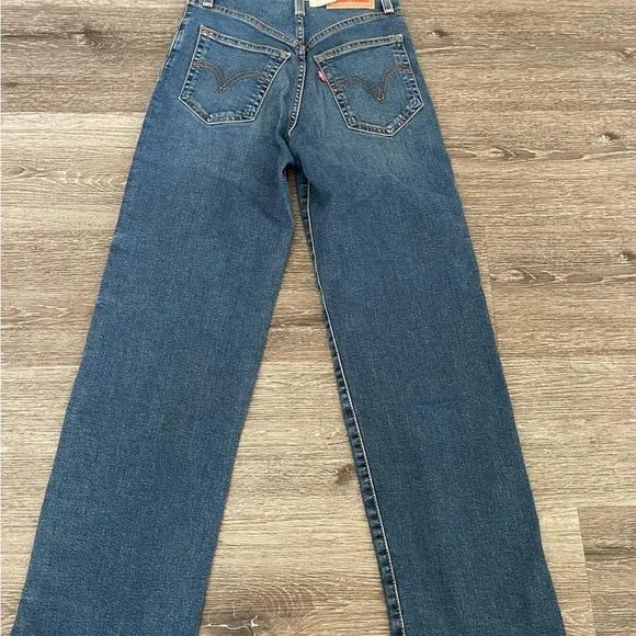 Levi's Blue Straight-Leg Jeans with Vintage Wash - Picture 6 of 6